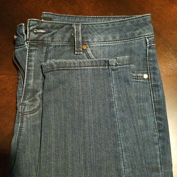 Skinny Leg Denim Jeans - Picture 3 of 3